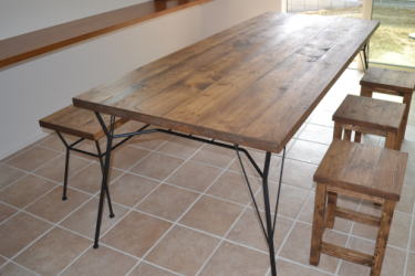 �O�d���鎭�s�̵��ް�Ƌ�E���ް���݂�calmfurniture�ߓ��Ƌ�z���C�ނ̃I�[�_�[�_�C�j���O�e�[�u��